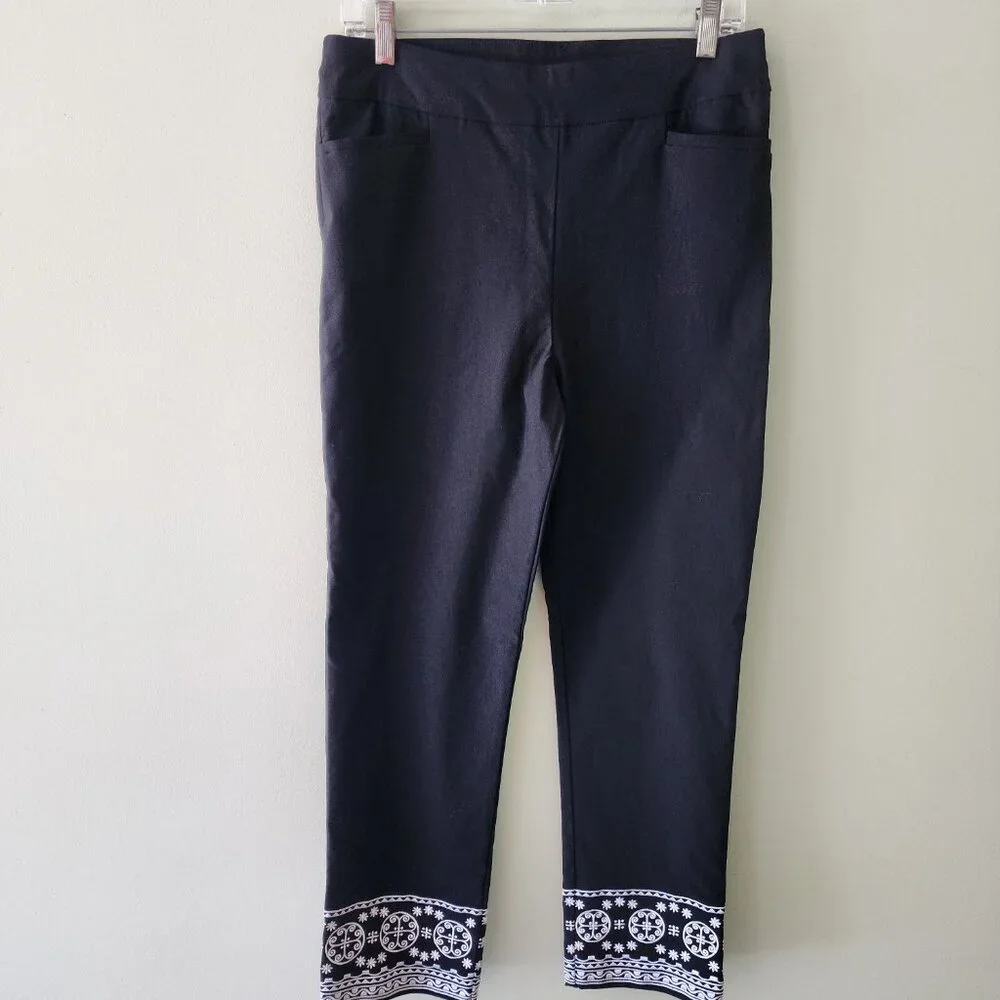 Chico's Brigitte Pull-On Embroidered Ankle Pants, Size 6, Like New - Picture 3 of 8